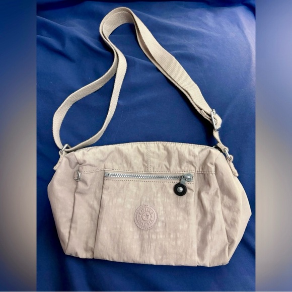 ❗️KIPLING Crossbody Bag❗️ - Picture 2 of 6